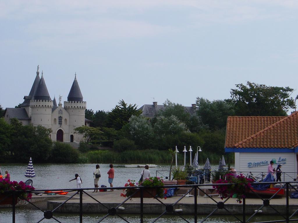 3 Bedrooms Holiday Home Golf Resort Port-Bourgenay Talmont-Saint-Hilaire Habitación foto